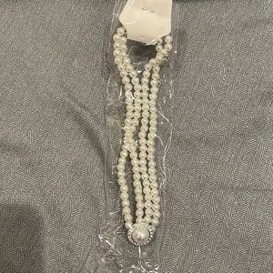 Cute pearl choker necklace